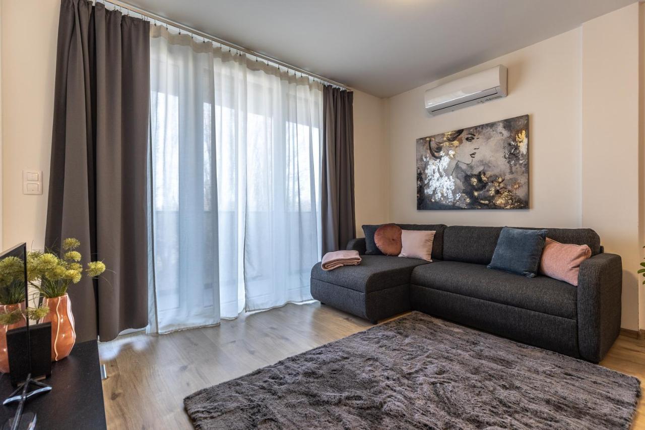 All You Need In Bp - Garage, Terraces, Aircon بودابست المظهر الخارجي الصورة